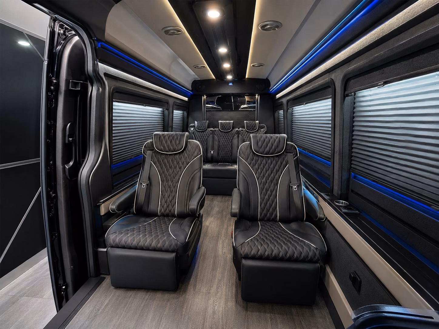 browse every bus type available for pittsburg airport runs
